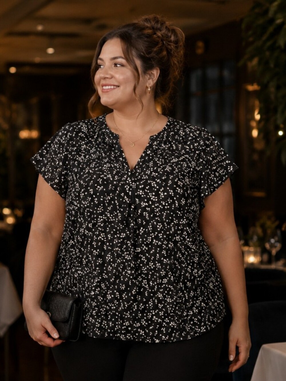 Agnes Orinda Black and White Floral Flutter Sleeve Blouse. NWT